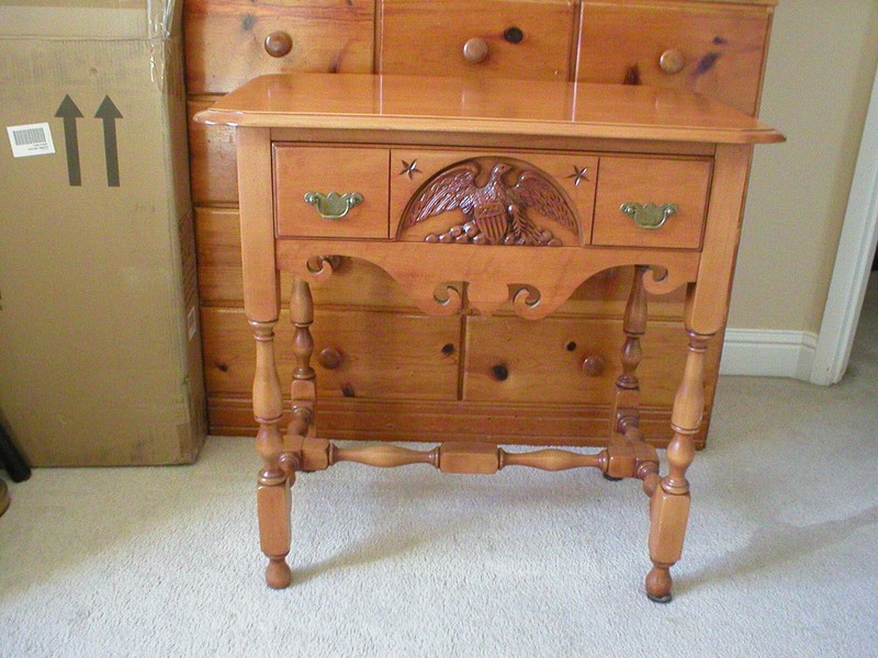 ANTIQUE VINTAGE BERKEY & GAY ” OLD IRONSIDE” SIDE TABLE, CIRCA 1929.