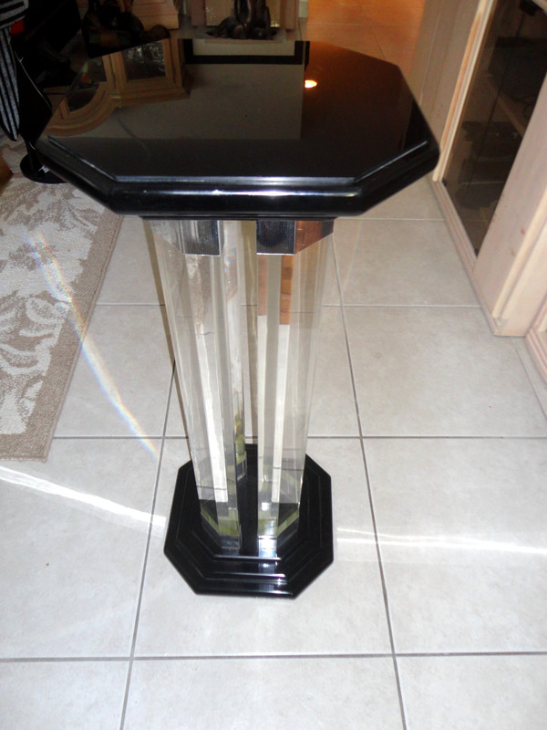 Rare Beautiful Heavy Lucite Octagon Shape Top Pedestal Table (13 by 13 by 33") gallery