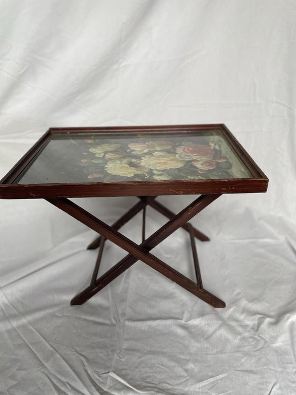 Vintage Floral Theme Folding Table gallery