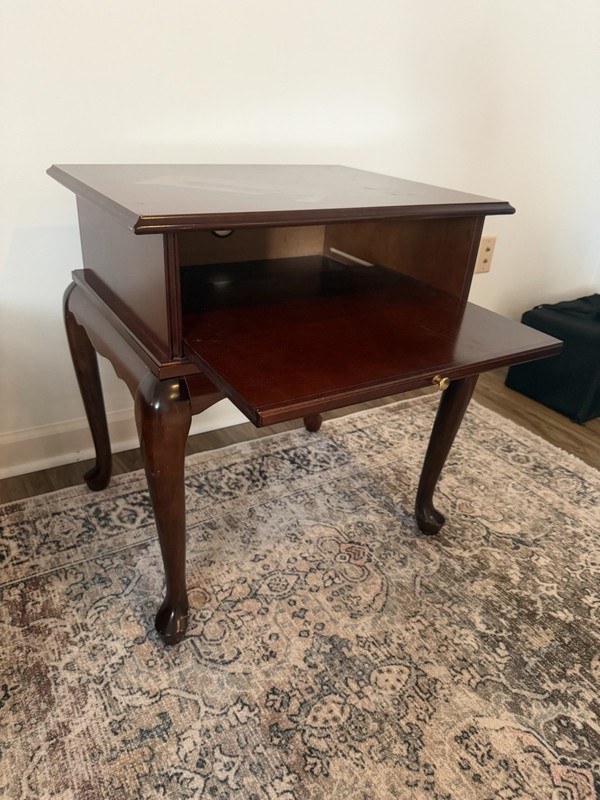 Vintage Bombay Company Queen Anne Mahogany TV Stand, Side Table… gallery
