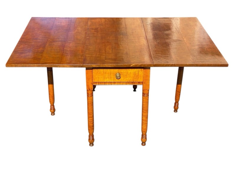Antique Federal Tiger Maple Dropleaf Dining Table with Full Drawer - Exceptional gallery