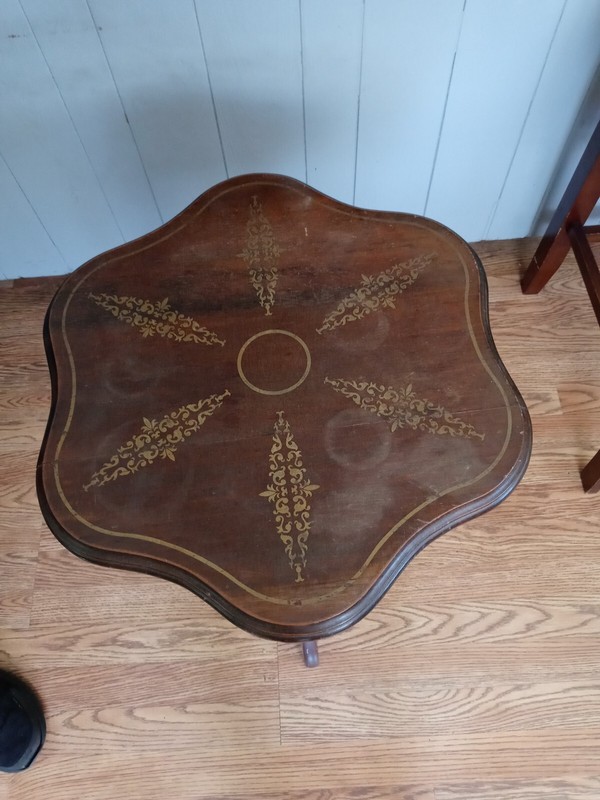 Round Mahogany Gold Leaf Rimmed Parlor Table / Lamp Table by Imperial (T63) gallery
