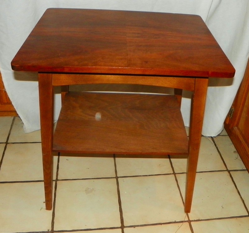 Walnut & Birch Lamp Table (T228) gallery