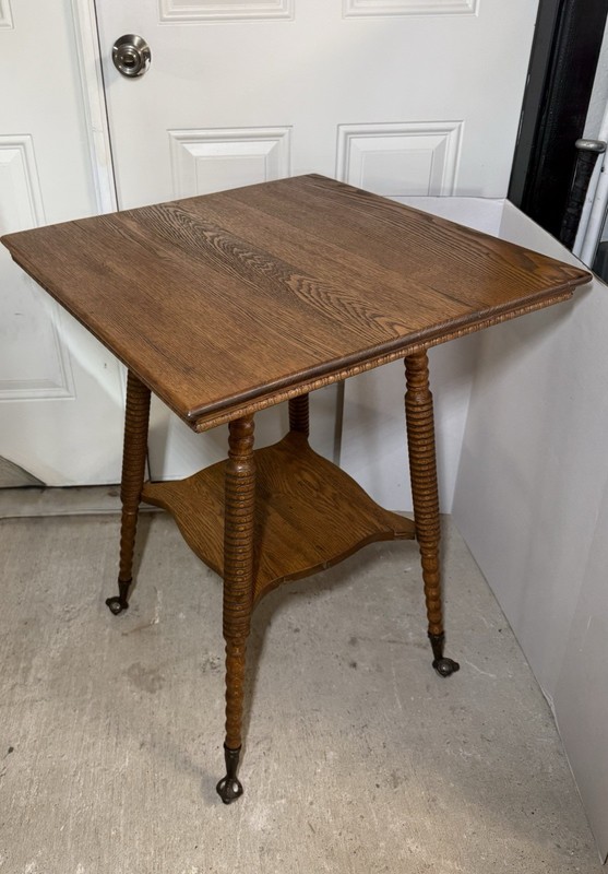 ANTIQUE VICTORIAN GLASS BALL CLAWFOOT PARLOR TABLE