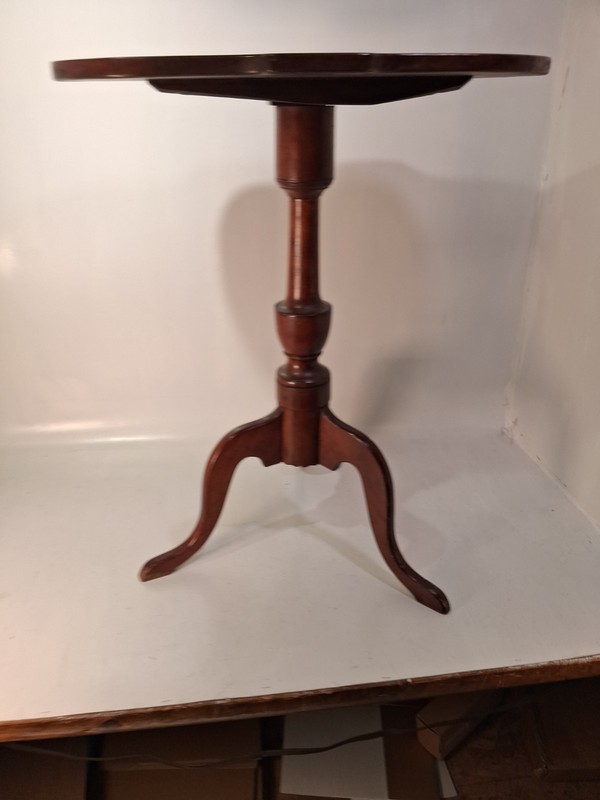 Exceptional Antique Queen Anne Tilt-top Cherry Candlestand, Ca. 1790-1810 gallery