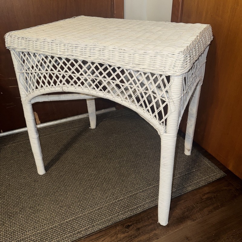 Vintage Ornate Woven White Rattan and Wicker MCM Table 24×17” 24”tall