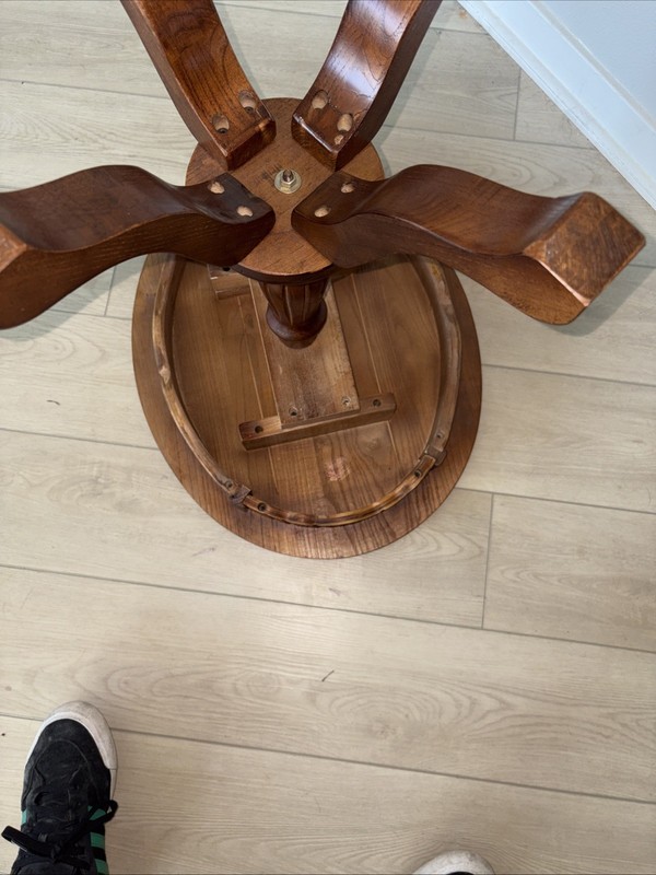 Drexel Heritage Oval Side Table gallery