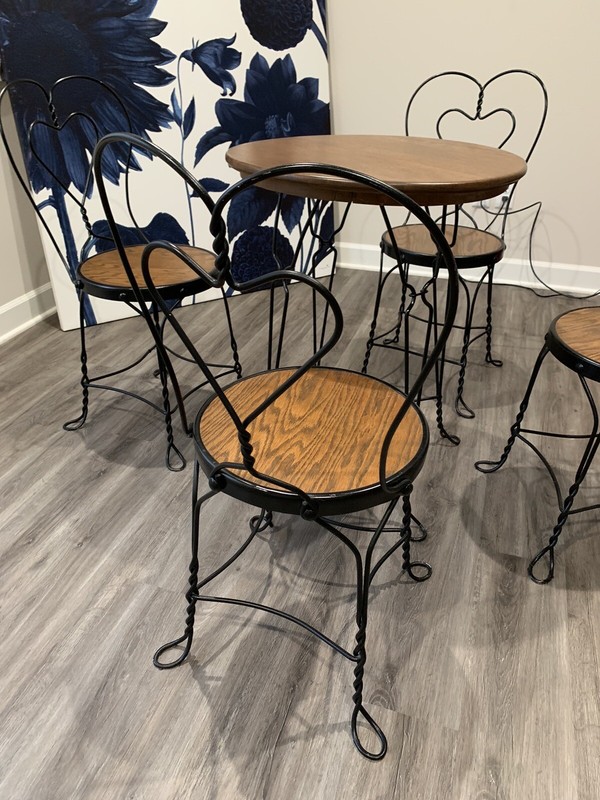 Wrought Iron Vintage Parlor Table With Heart Shape Chairs
