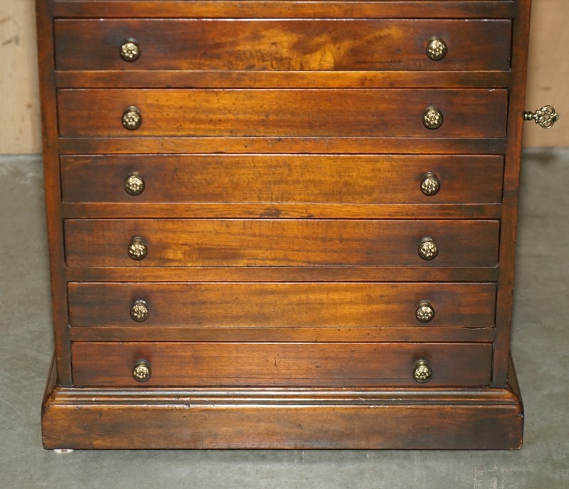 UNIQUE PAIR OF LOCKABLE THEODORE ALEXANDER NIGHTSTAND COLLECTORS DRAWERS TABLES gallery