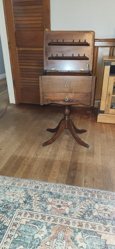 Sewing Table Antique Mahogany Duncan Phyfe gallery
