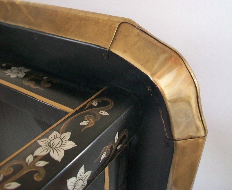 BAKER FURNITURE - Brass Top Chinoiserie Cocktail Table - U.S. - Circa 1980's gallery