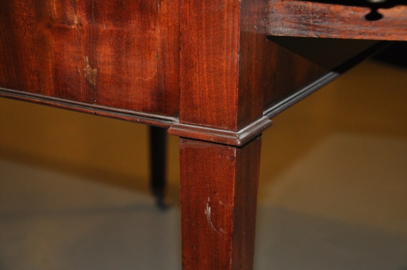 Antique Mahogany Collapsable Expandable Dining Table on Casters gallery