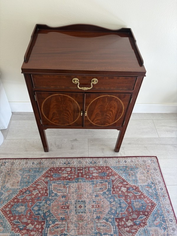 Council Craftsmen Mahogany End Table