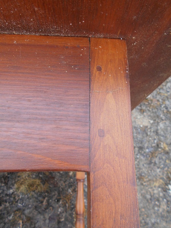 ANTIQUE 18th CENTURY NEW ENGLAND STRETCHER BASE TAVERN TABLE gallery