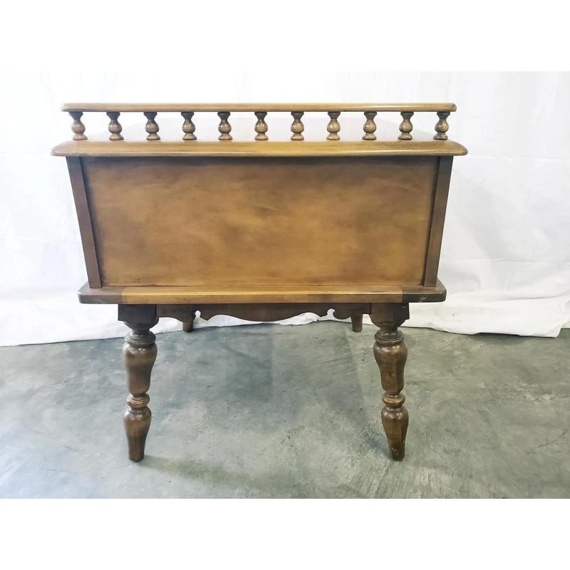 Mid 20th Century Kroehler Cape Cod Collection Solid Hard Rock Maple End Table gallery