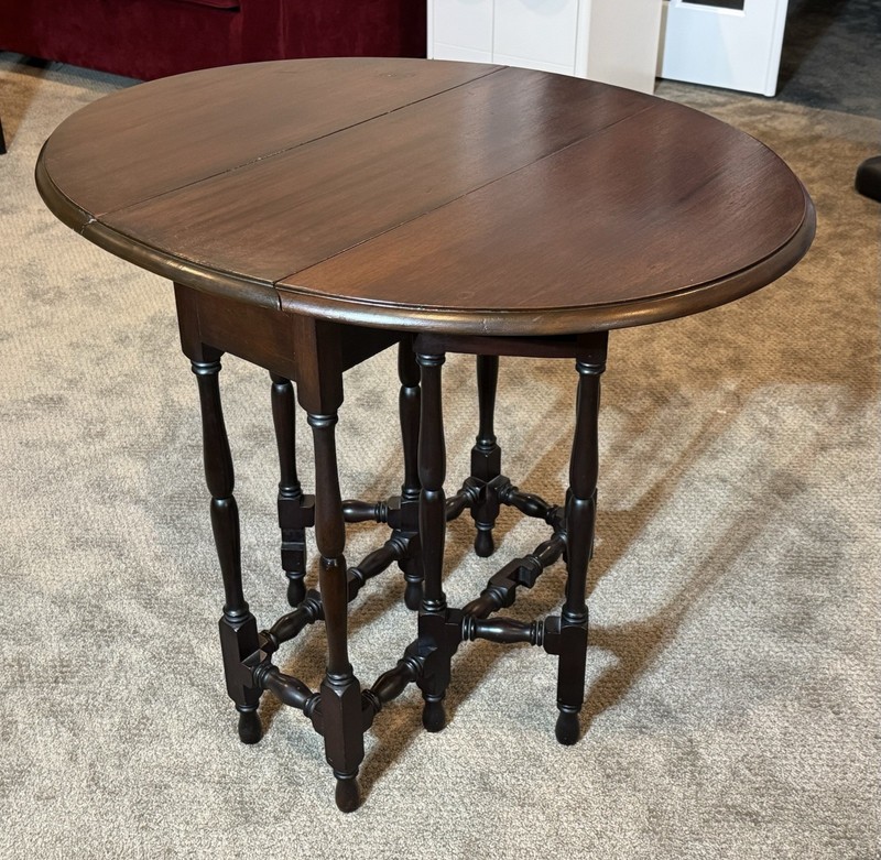 Antique Mahogany Gate Leg Drop Leaf Table Circa Early 1900s, Great Condition!