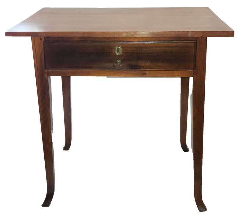 TAVERN TABLE, Vernacular Hepplewhite, Walnut, Virginia, Turnout Foot, 1800, 30"w