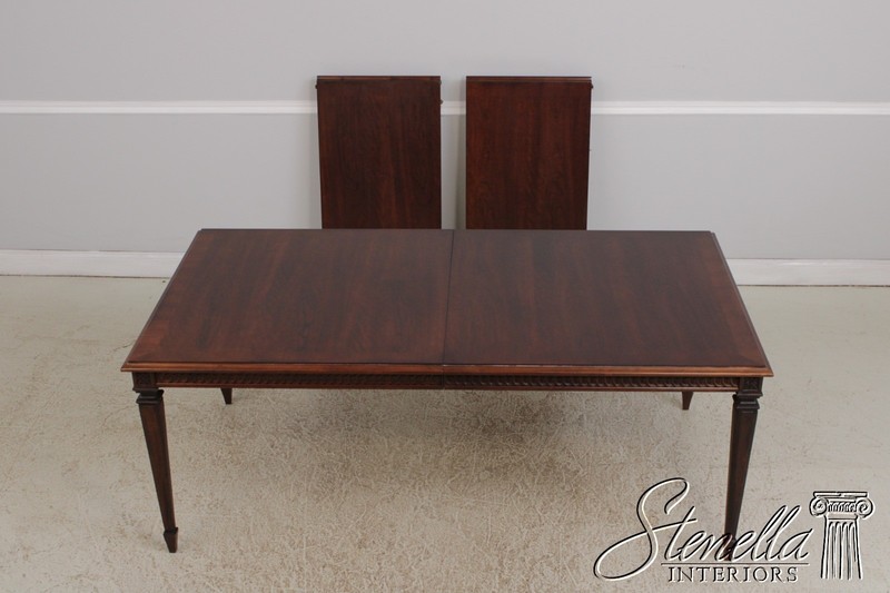 L72515: HICKORY CHAIR French Style Dining Table gallery