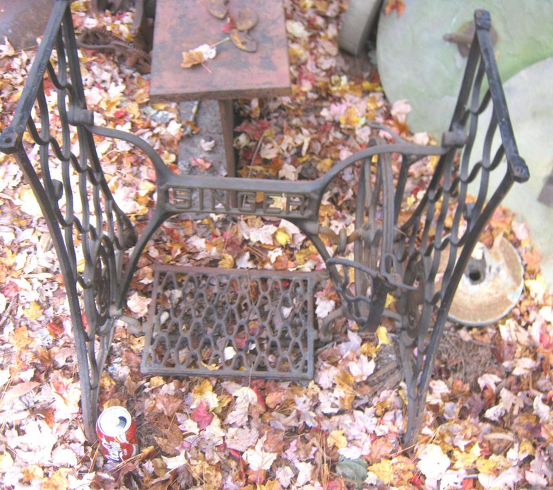 ANTIQUE SINGER SEWING MACHINE CAST IRON PATIO PLANT GARDEN MARBLE TABLE STAND US gallery