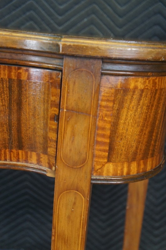 Antique English Hepplewhite Flame Mahogany Serpentine Console Hall Table 36" gallery