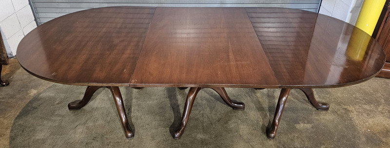 Kittinger Williamsburg Mahogany Three Pedestal Dining Table CW 66 65 gallery