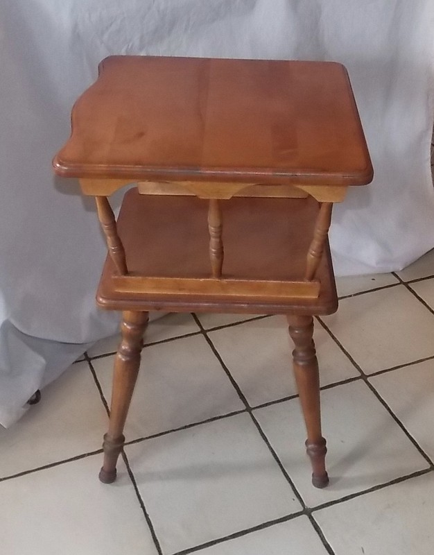 Solid Maple 2 Tier End Table / Side Table (ET344) gallery