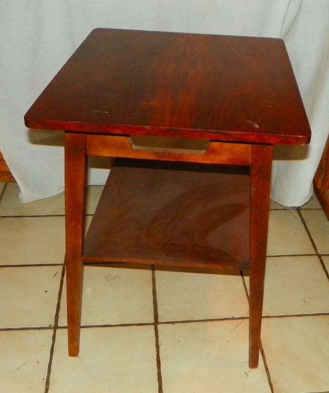 Walnut & Birch Lamp Table (T228) gallery