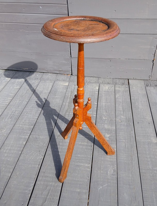 Antique Victorian Walnut Plant Stand with Shoe Feet 1890s Era