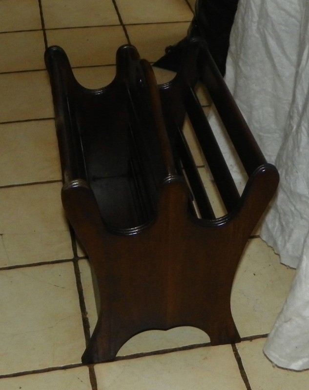 Walnut Magazine Rack / Magazine Stand (MR-45) gallery