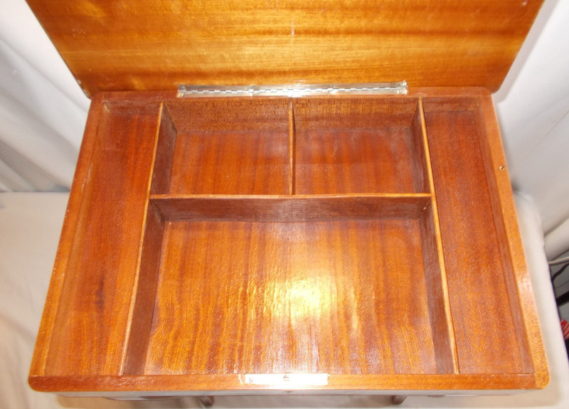 Vintage Lador Inlaid Wood Side Table Music Box Italy Carillion Svizzero NICE gallery