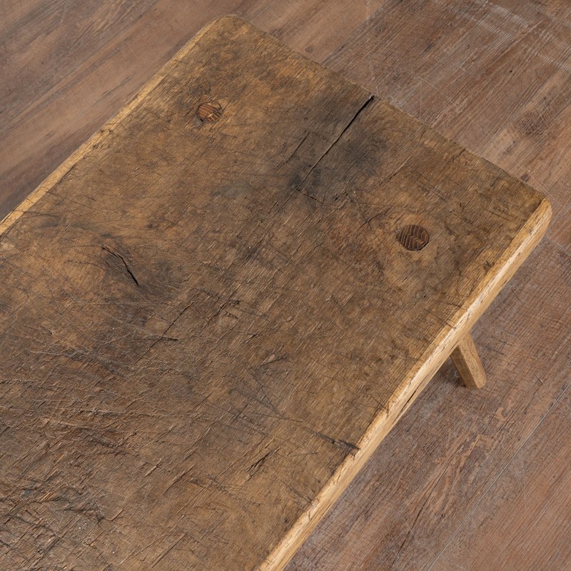 Early 20th Century Rustic Peg Leg Coffee Table gallery