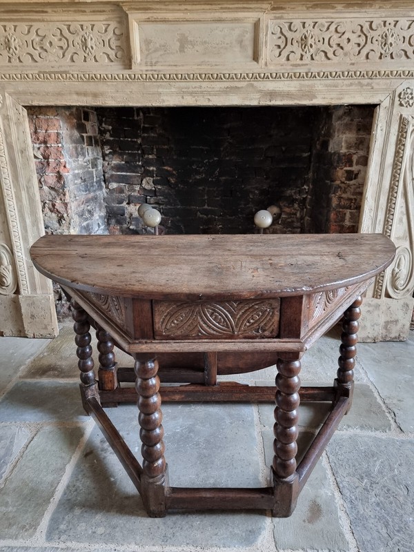 A fine 17th Century Credence Table.