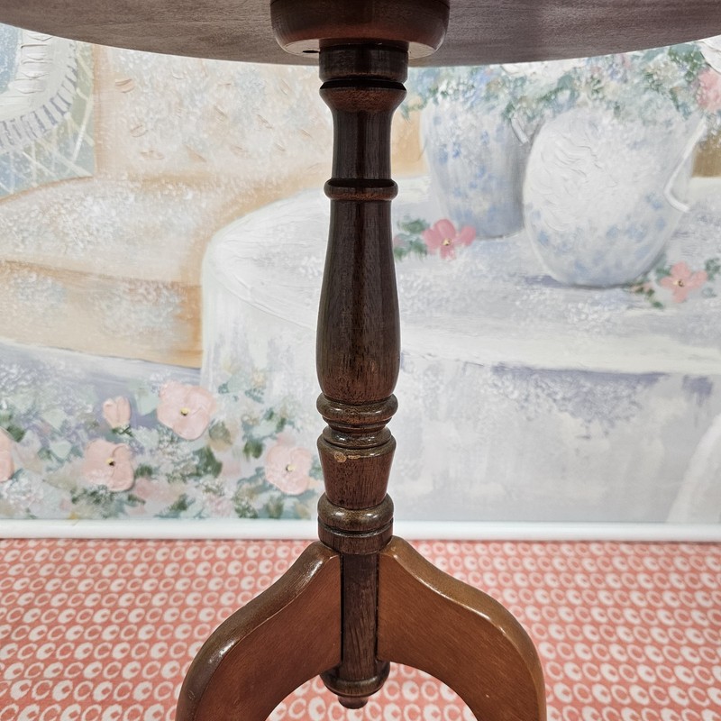 Bombay Co Mahogany Tripod Beveled Edge Round Top Wine / Side Table 20 3/4" Tall gallery