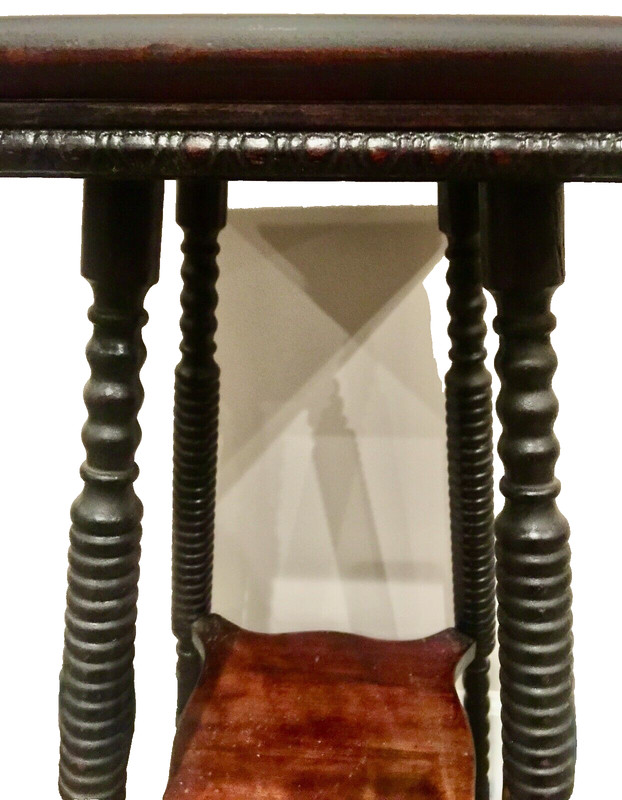 Early 1900s American Bobbin-Legged Table - Excellent Condition gallery