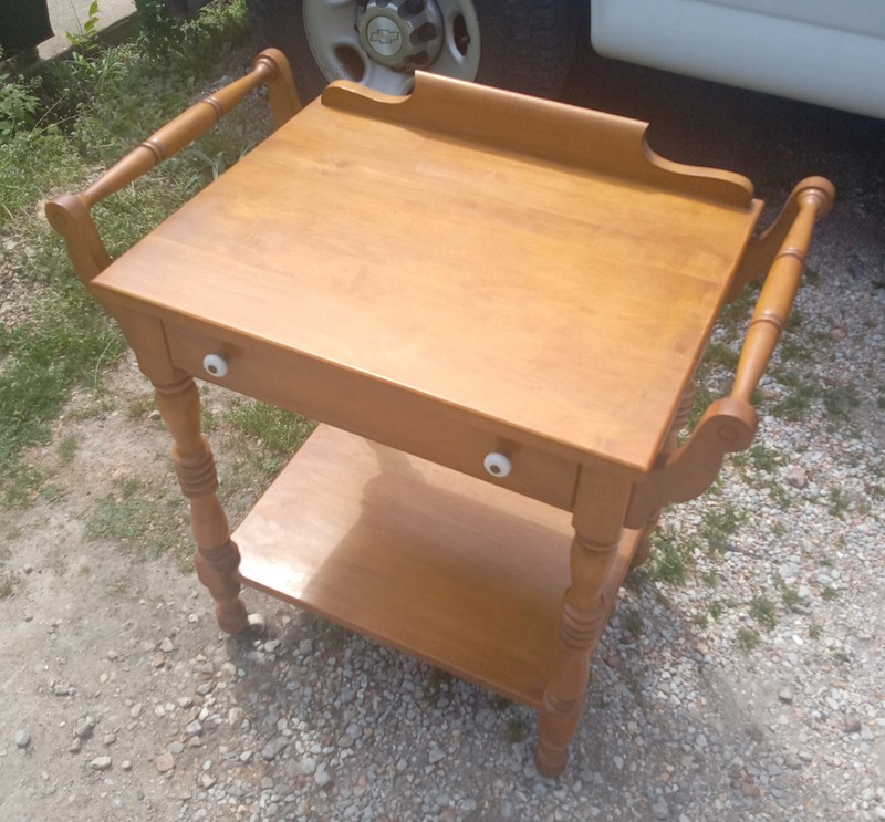 Mid Century Maple Entry Table / Washstand / Cart by Columbia (ENT59)