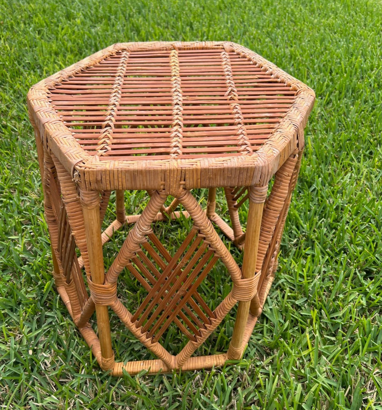 VTG HEXAGONAL ACCENT SIDE TABLE BAMBOO/CANE/RATTAN 1960'S-70'S BOHO REGENCY 19" gallery