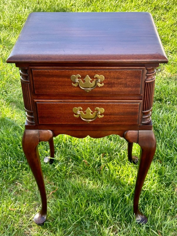 VTG. J.B.Van Sciver Co. Queen Anne Style Mahogany Two Drawer Nightstand/Table gallery